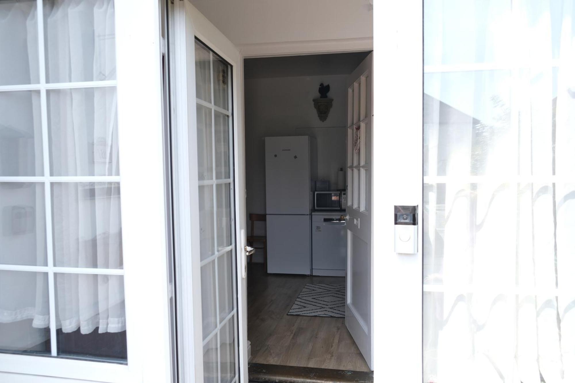 Lynton Road Apartment London Room photo